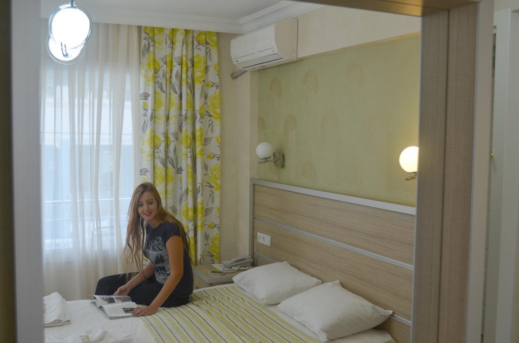 Mostar Hotel Ayvalı Habitación foto