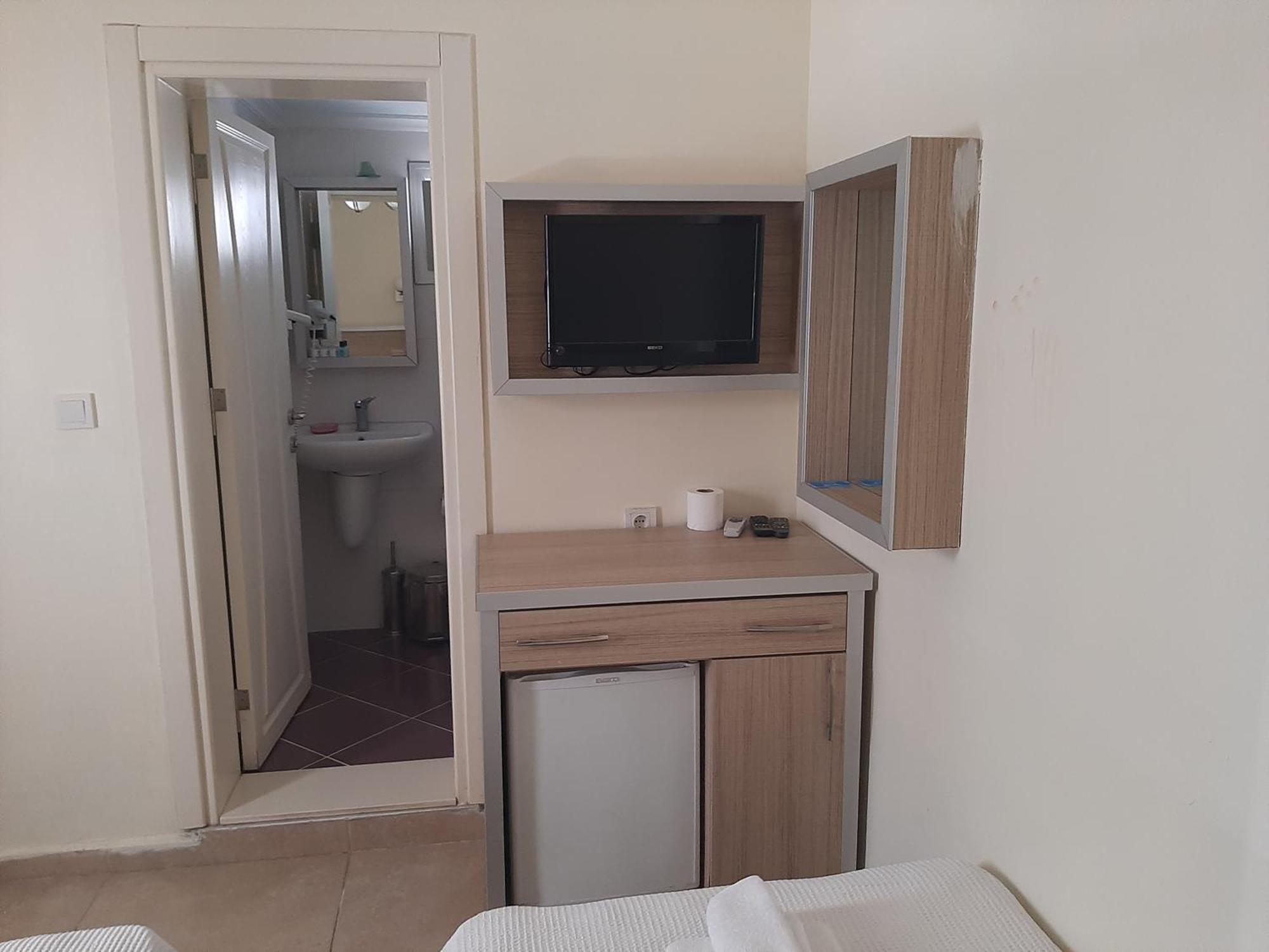 Mostar Hotel Ayvalı Habitación foto